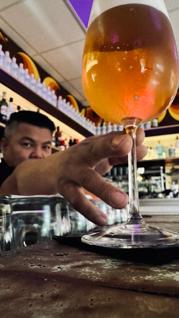 Bier an der Bar im fritz von stuwer